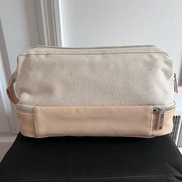 Beis The Dopp Kit in beige - Picture 2 of 5